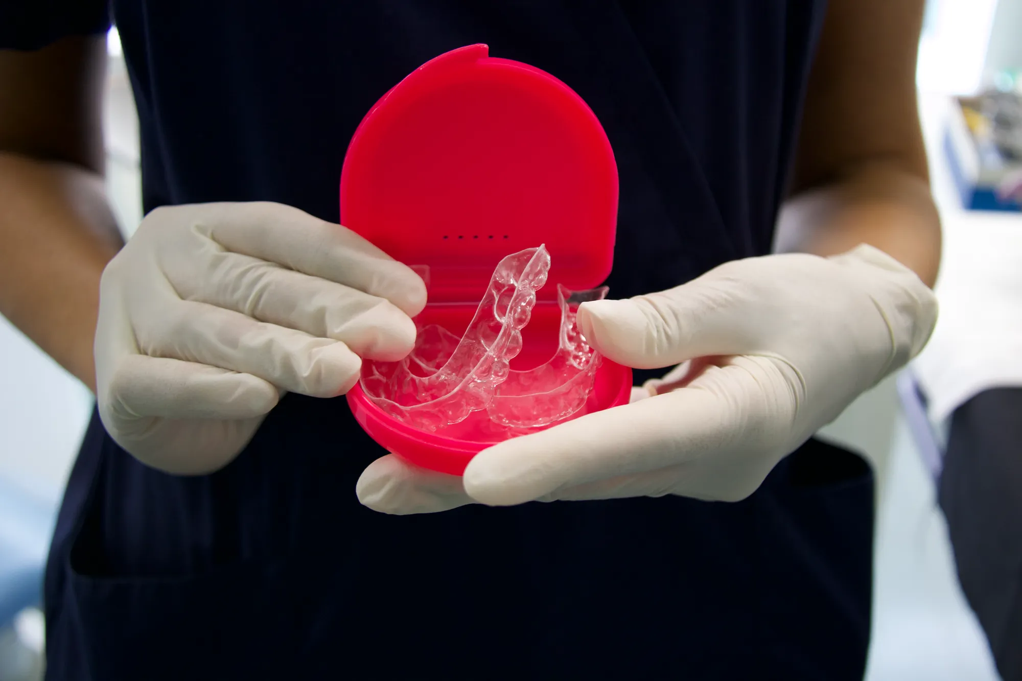 Невидимые альгеры для взрослых - Стоматологическая практика в Брешии - доктор Ирина Гараева